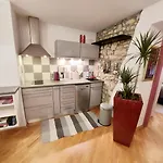 Apartments Stella - Parking
