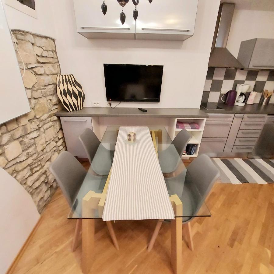 Stella - Parking Apartment *