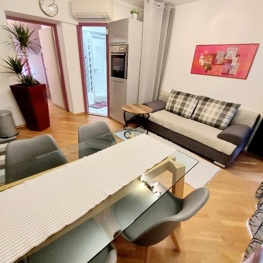 Stella - Parking Apartment Piran