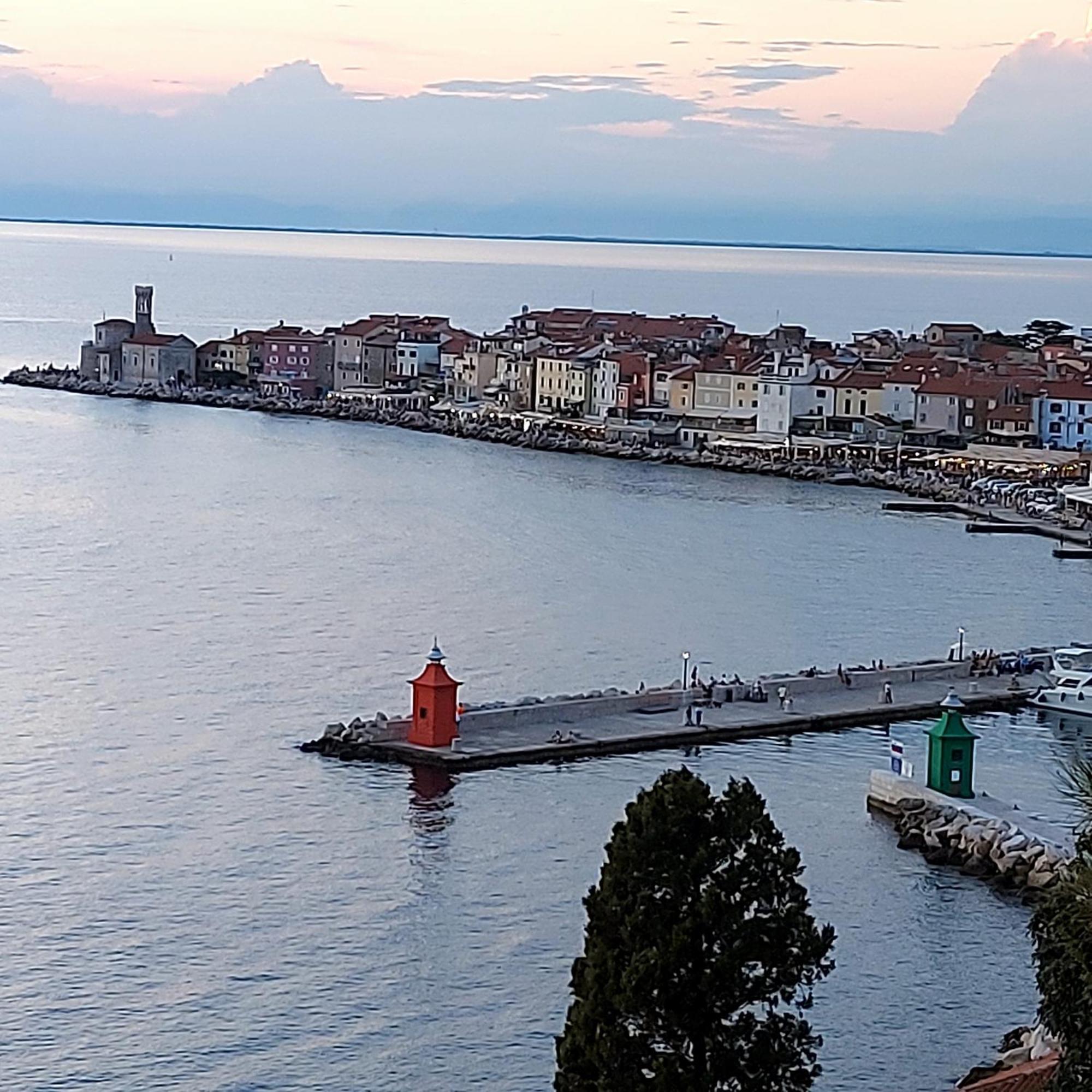Stella - Parking Piran